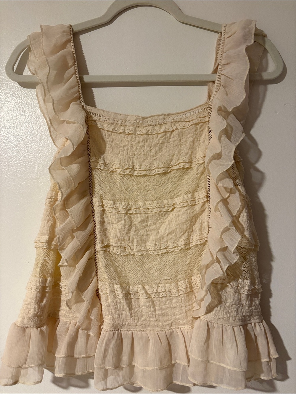 Women's Cream Ruffle-Trim Sleeveless Blouse